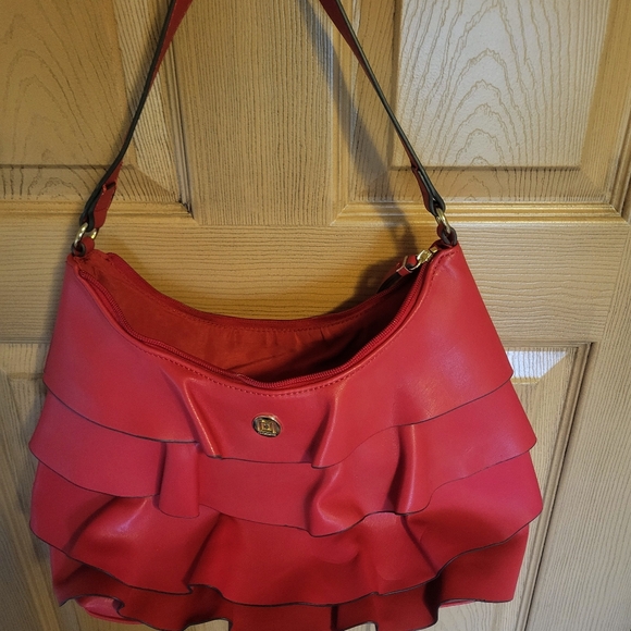 Perfect for the HOLIDAYS!! Liz Claiborne Red Ruffle Purse - SO FUN - Picture 4 of 7